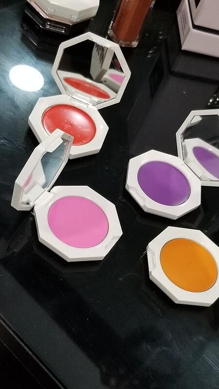 Fenty Beauty Cheeks Out blush crème Big Melons 3 g corail