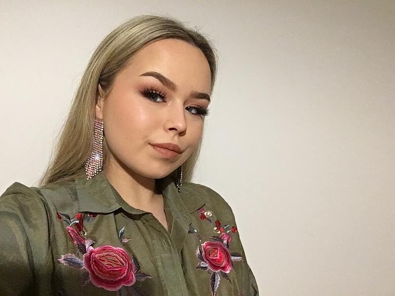 Fenty Beauty Cheeks Out bronzer crème Amber 5,23 g modulable
