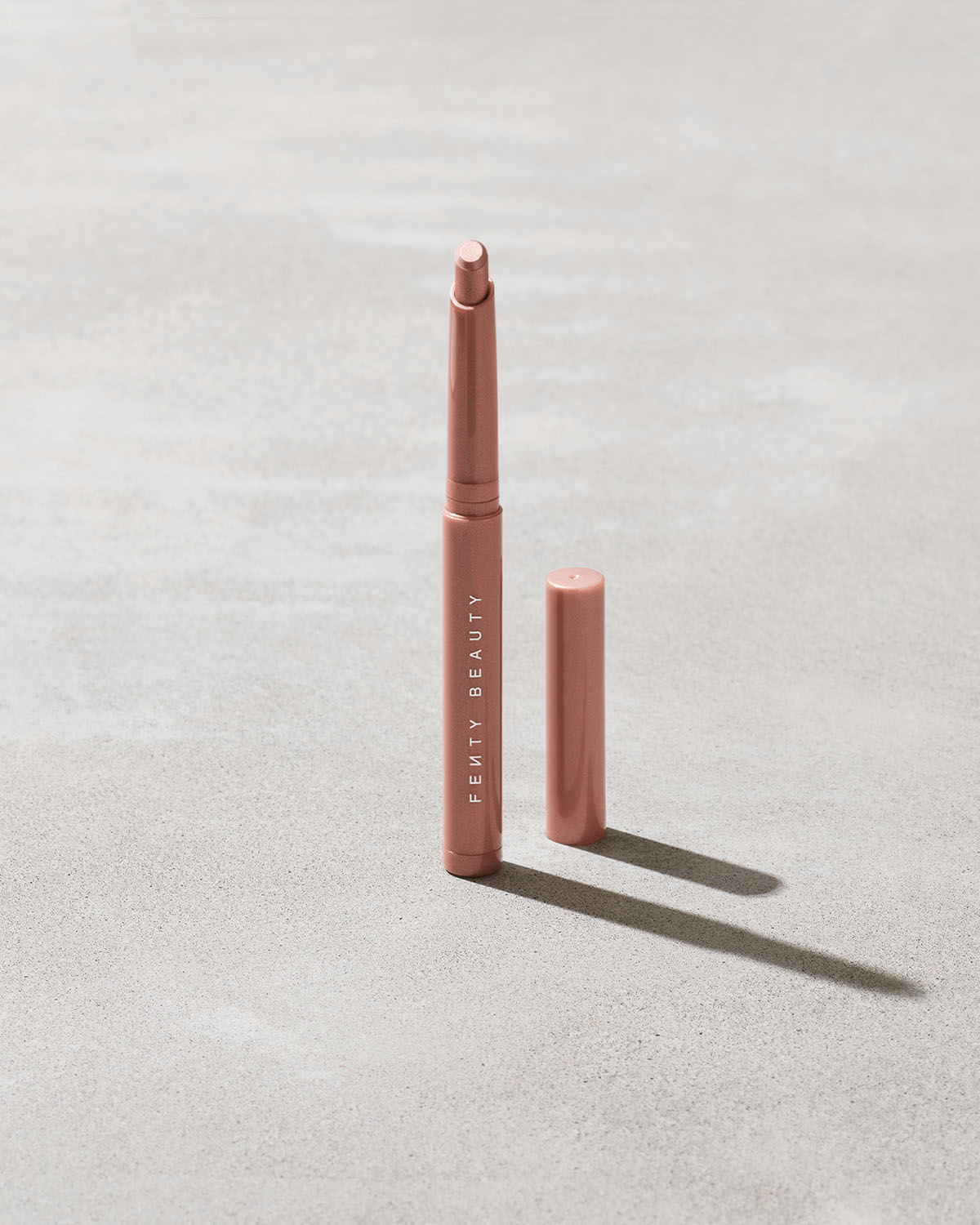 Fenty Beauty Shadowstix fard à paupières Fizzy Frosé stick lumineux 10 ml