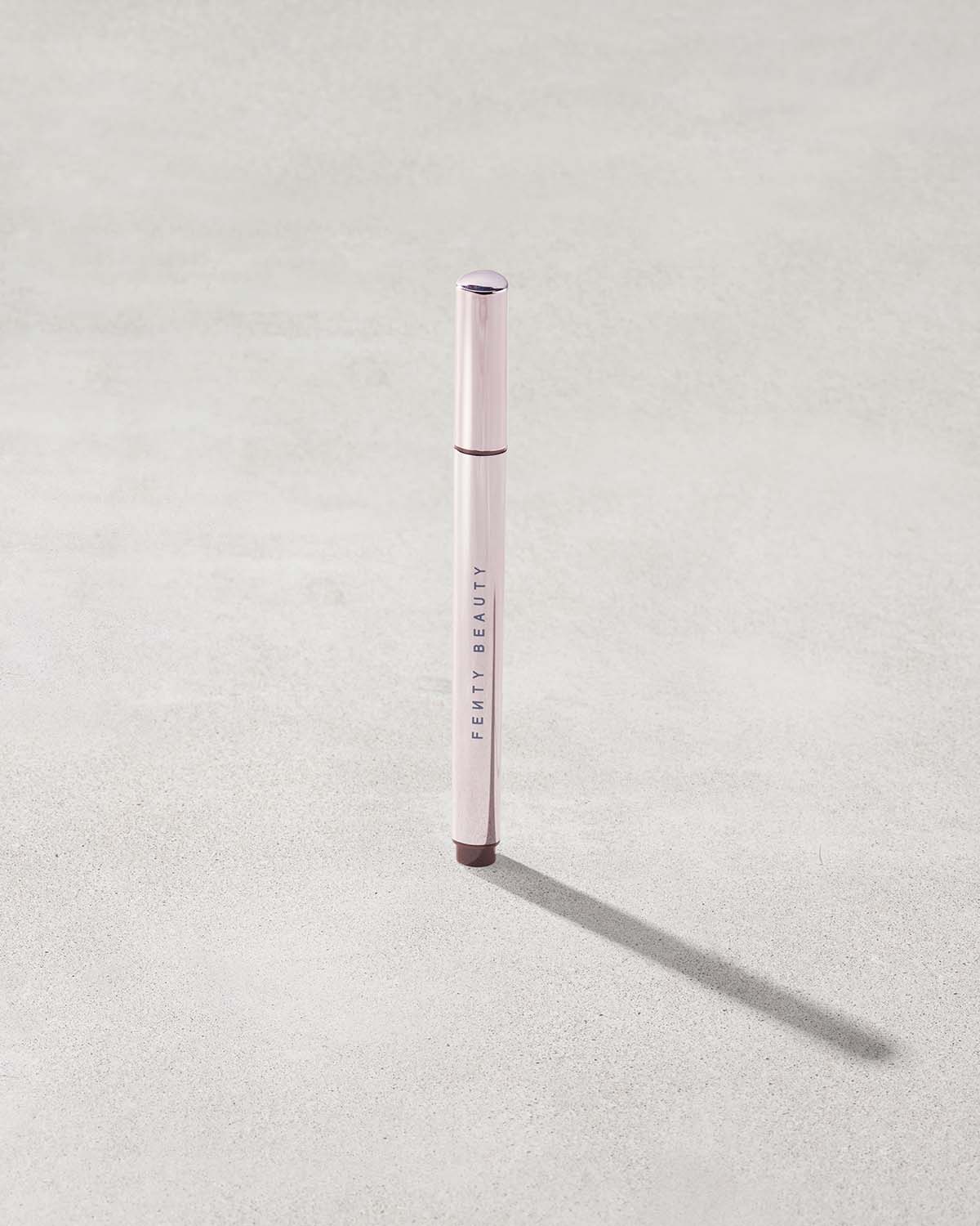 Fenty Beauty Flyliner eyeliner In Big Truffle satiné 0.55 ml