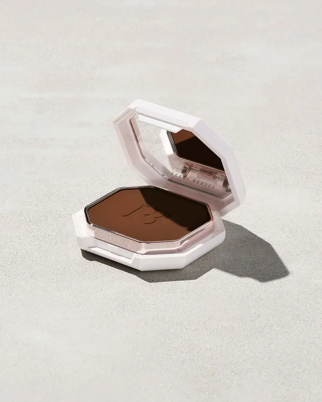 Fenty Beauty Pro Filt'r Soft Matte fond de teint poudre #470 foncé
