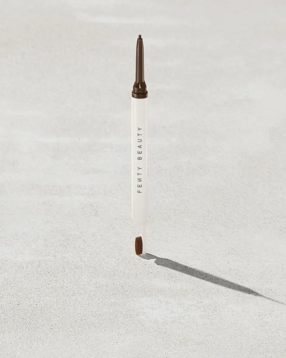 Fenty Beauty Brow MVP crayon sourcils black-brown 0,07 g waterproof