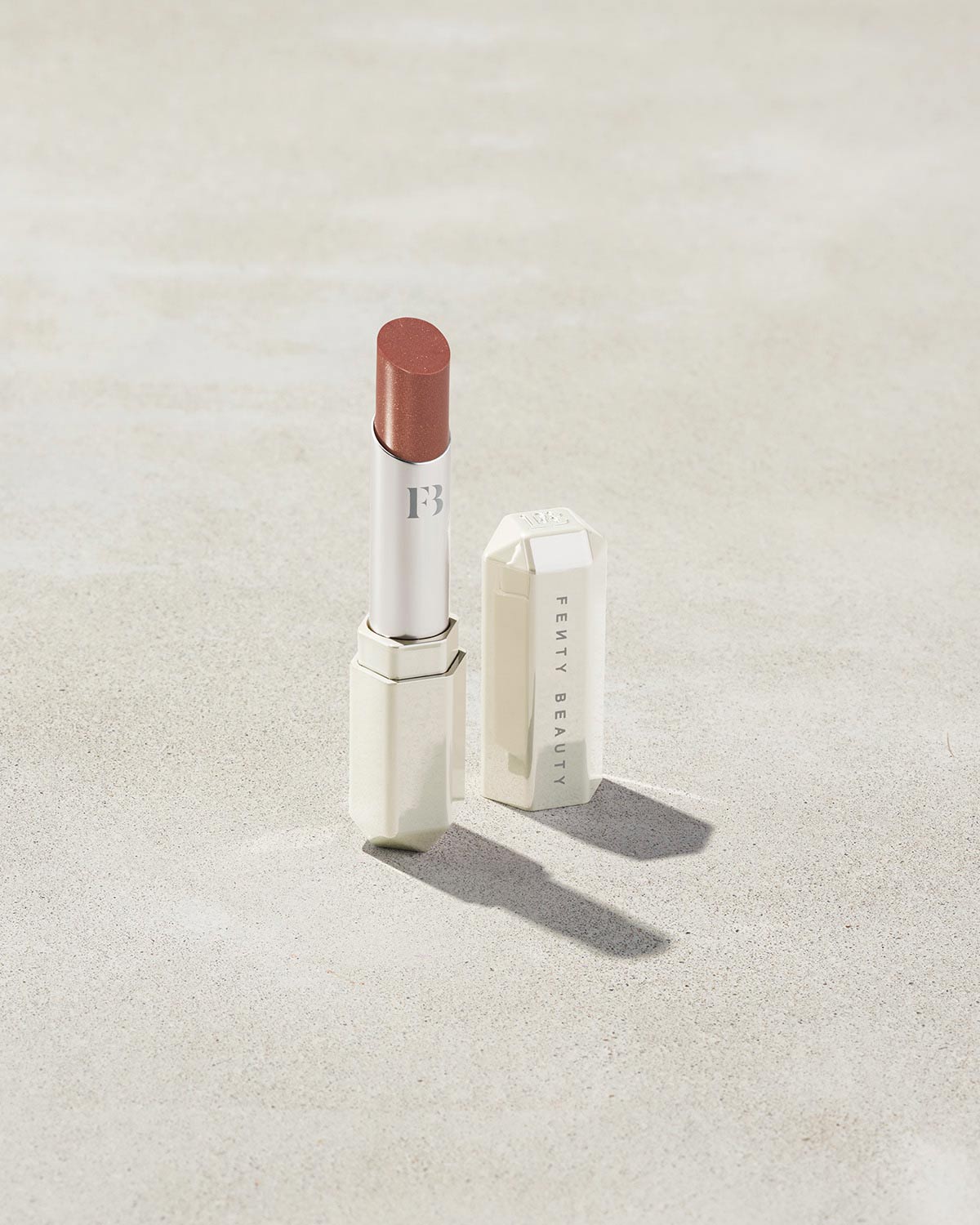 Fenty Beauty Slip Shine rouge à lèvres Bubble Rum 2,8 g