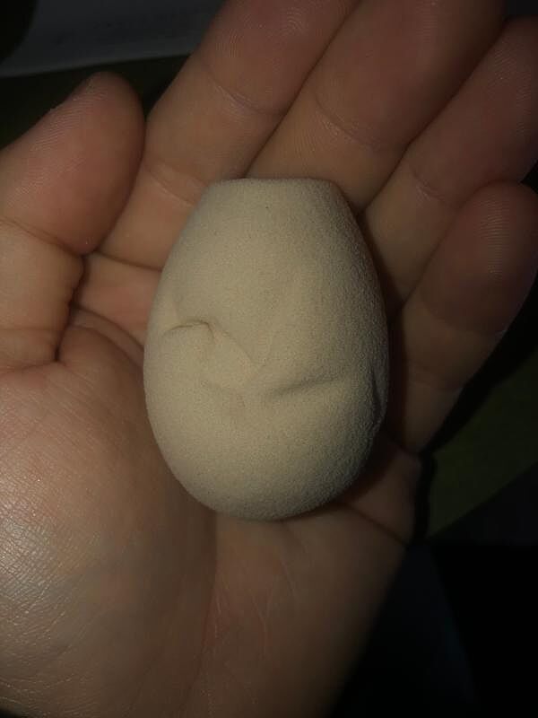 Fenty Beauty Precision Sponge 100 Éponge maquillage sans latex