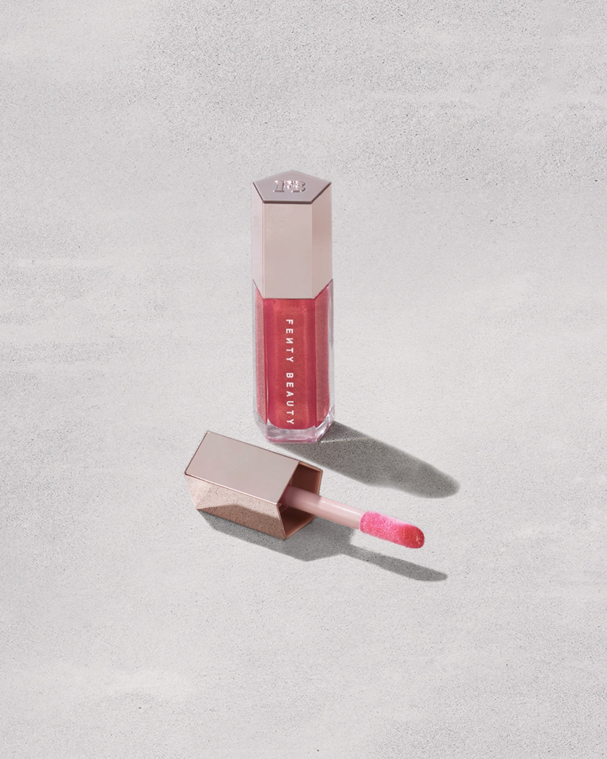 Fenty Beauty Gloss Bomb gloss Pink Dragonfly 9 mL doré rosé