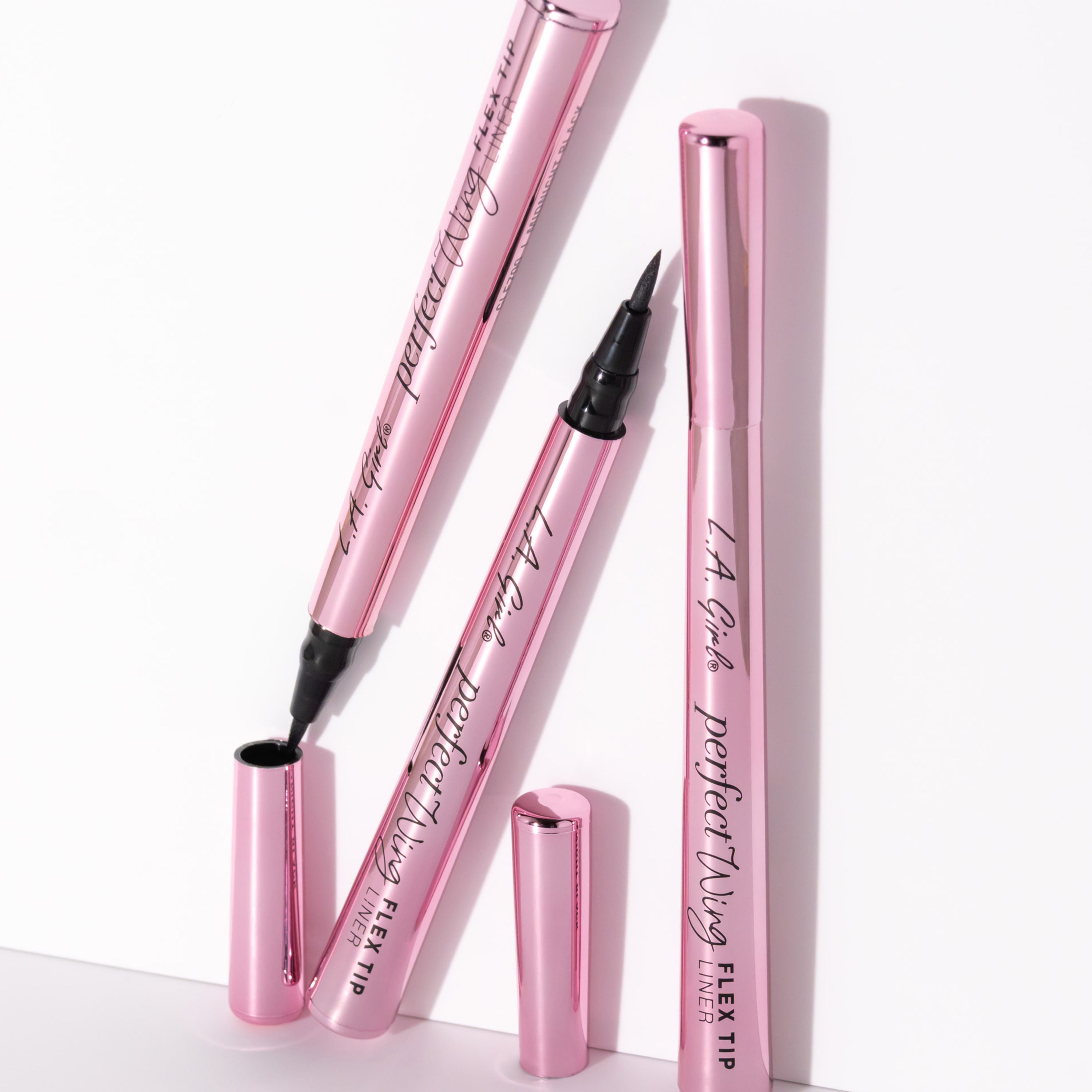 L.A. Girl Perfect Wing GLE700 eyeliner liquide Midnight Black