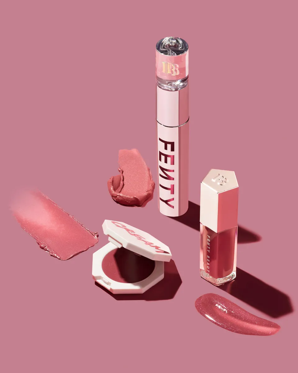 Fenty Beauty RiRi on Repeat set maquillage lèvres joues mat