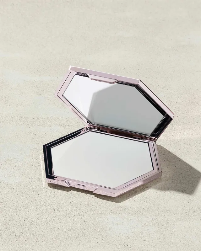 Fenty Beauty miroir compact rose de poche