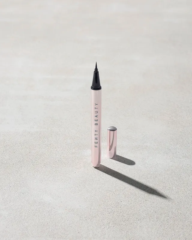 Fenty Beauty Flyliner eyeliner Cuz I'm Black satiné 0.55 ml