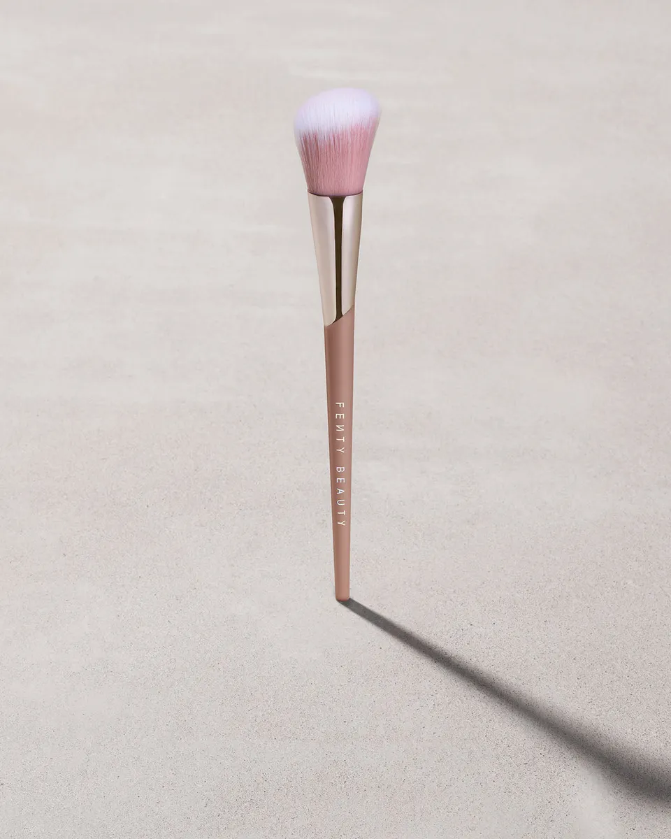 Fenty Beauty Cheek Blush Brush 155 Pinceau Poudre Teint