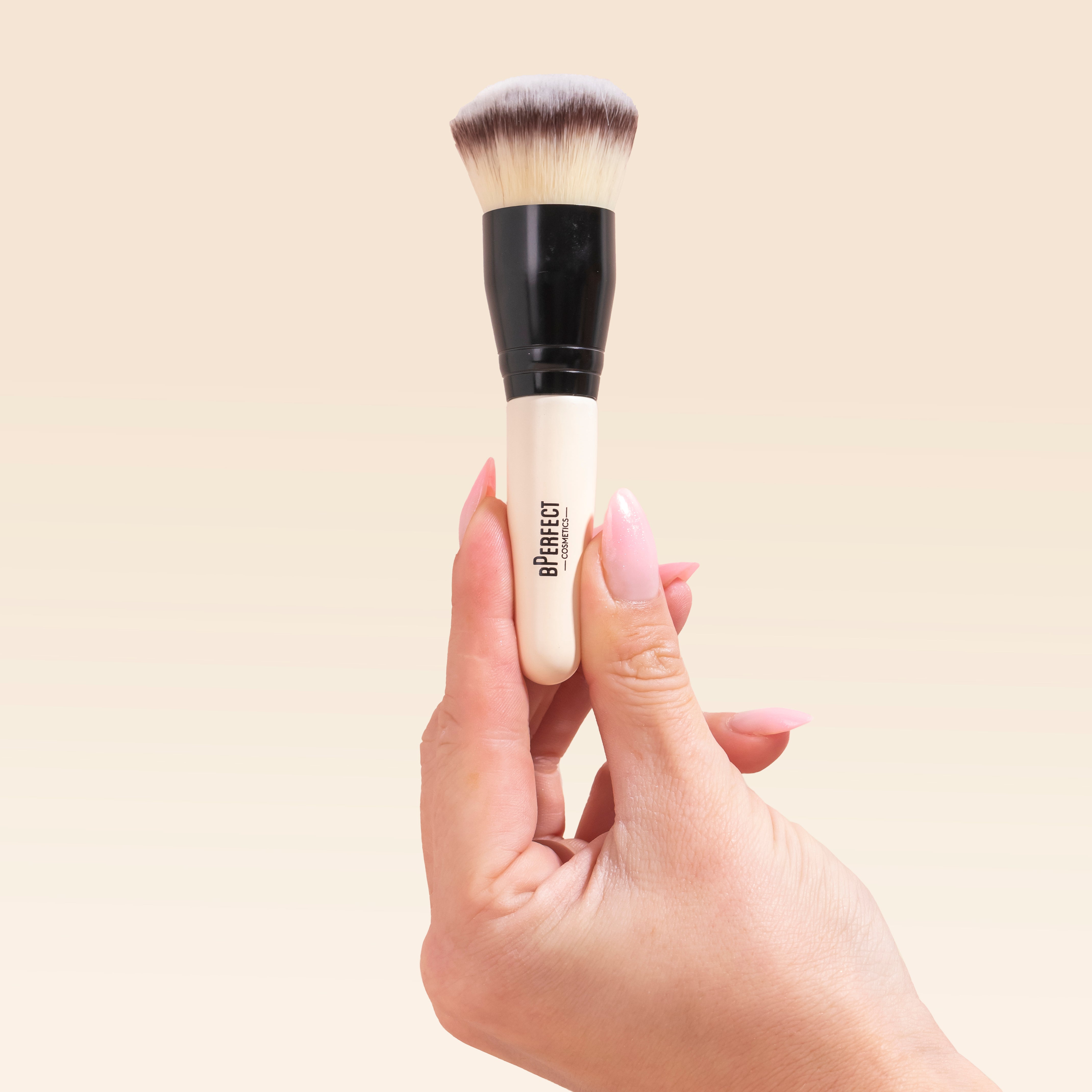 BPerfect Annalivia Mini Empress pinceau teint kabuki voyage