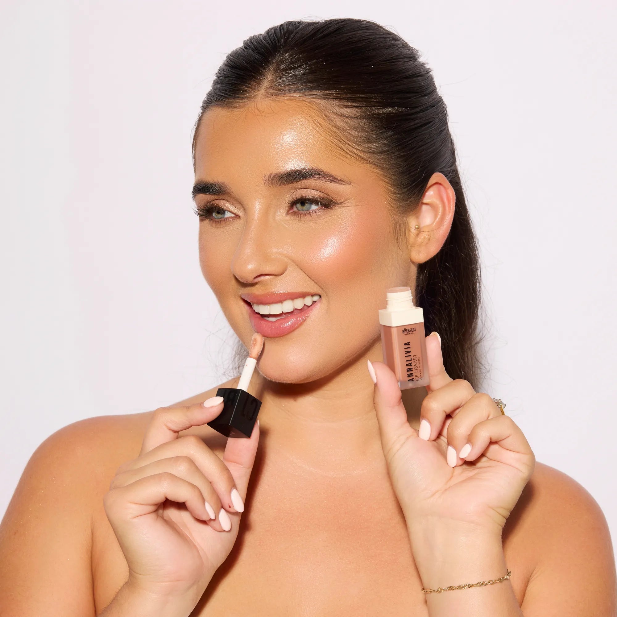 BPerfect Lip Library gloss McGiv 10 ml nude caramel
