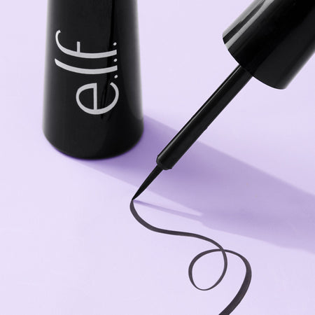 E.L.F. Expert Eyeliner Liquide Noir Application Précise