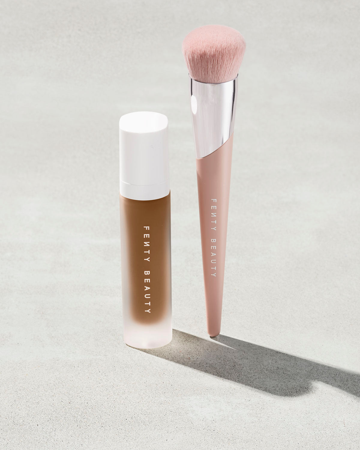 Fenty Beauty Kabuki-Buff Pinceau Fond de Teint 115