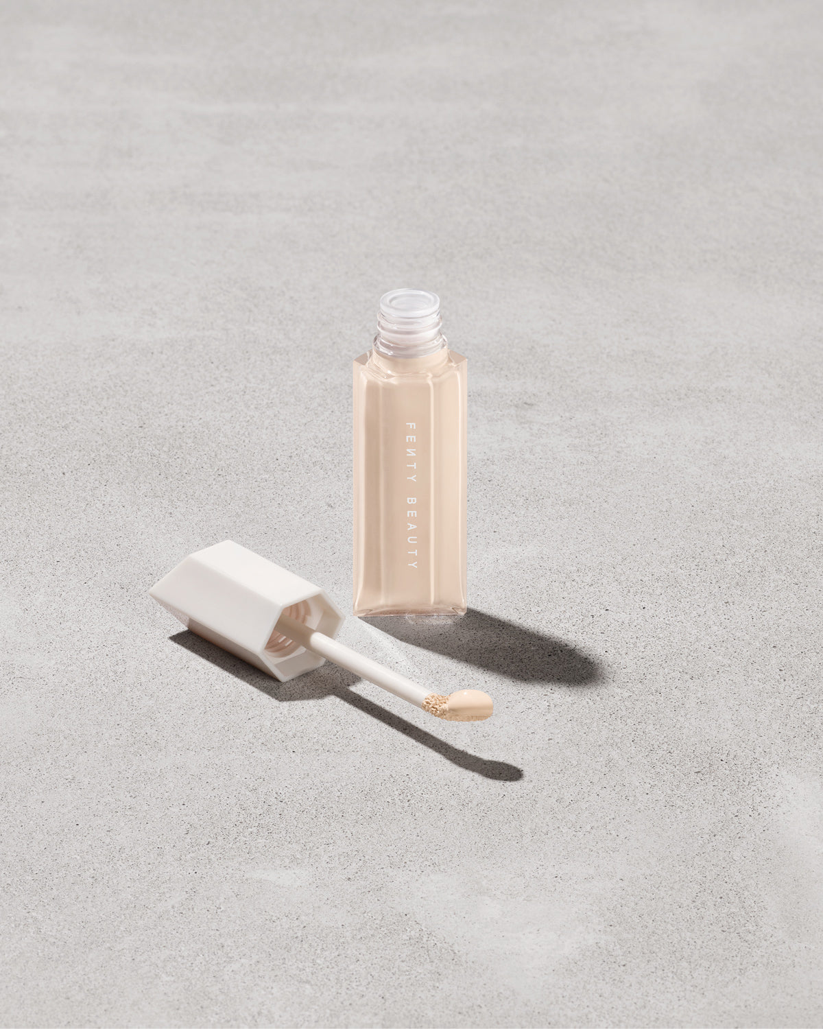 Fenty Beauty We're Even Correcteur 130W 9 ml hydratant