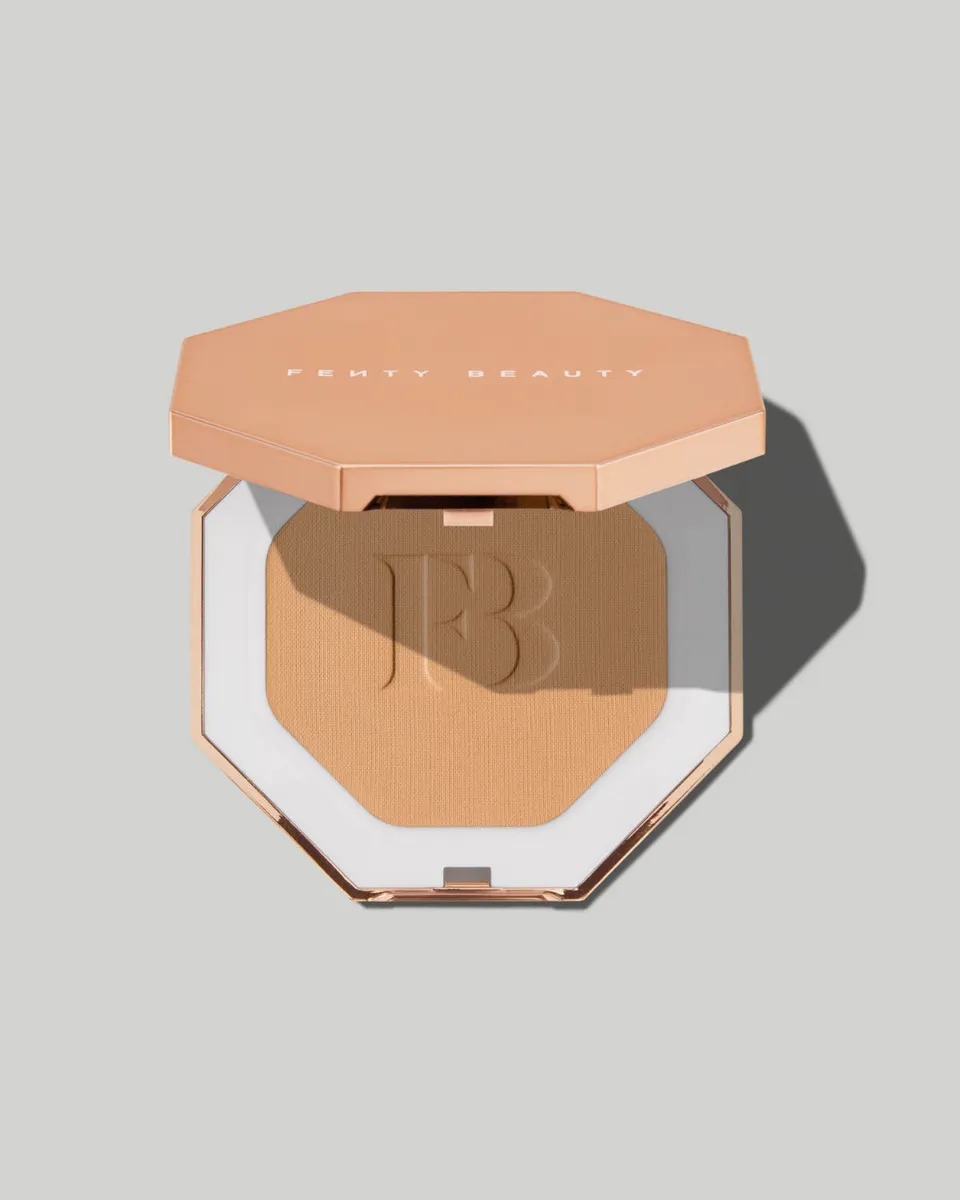 Fenty Beauty Sun Stalk'r Bronzer poudre Butta Bunz 6,23 g fini mat