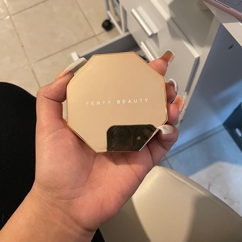 Fenty Beauty Cheeks Out bronzer crème Amber 5,23 g modulable