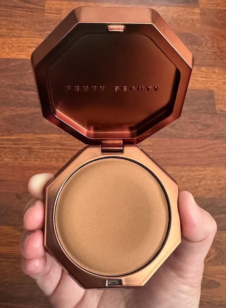 Fenty Beauty Sun Stalk'r Soufflé Bronzer Brown Butt'r