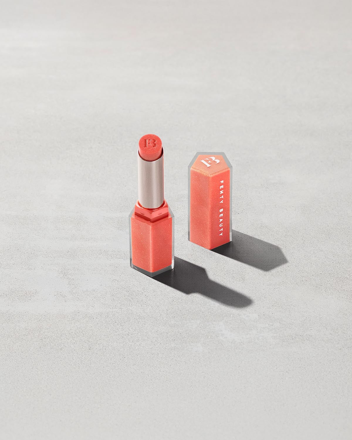 Fenty Beauty Gloss Bomb Stix stick lèvres C U In Maui nacré