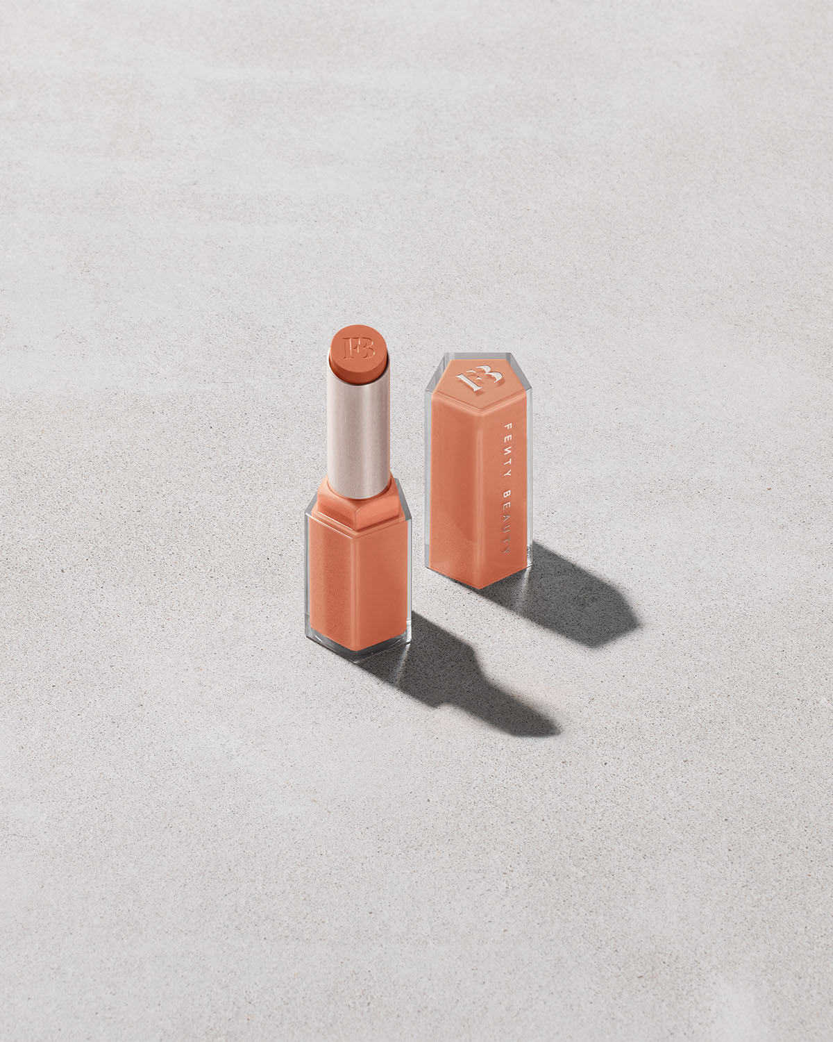 Fenty Beauty Gloss Bomb Stix gloss Two'Lip Kiss pêche 3,6 g