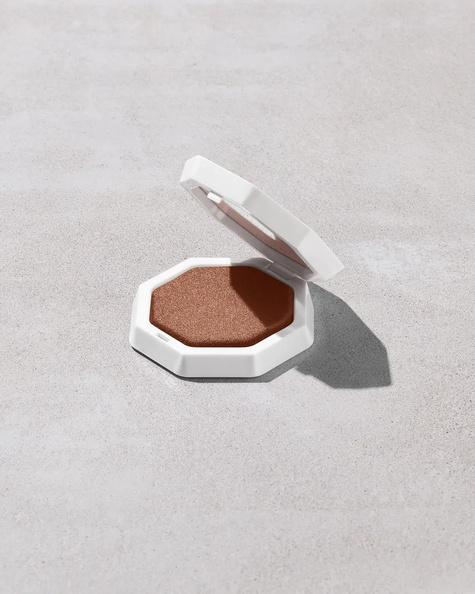 Fenty Beauty Demi'glow enlumineur Java Jitt'rs éclat discret