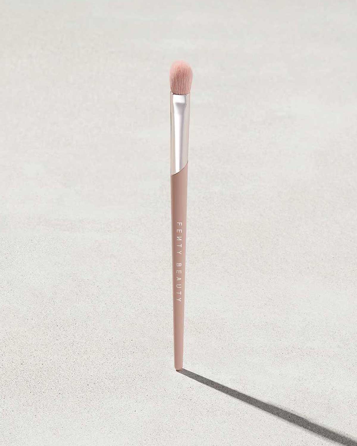 Fenty Beauty Precision Blending Brush 230 Pinceau