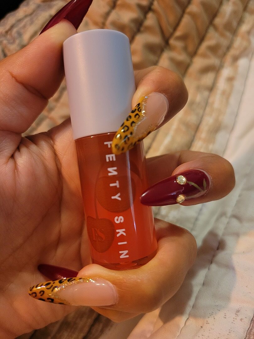 Fenty Beauty Fenty Treatz huile lèvres Barbados Cherry 5,6 ml hydratante