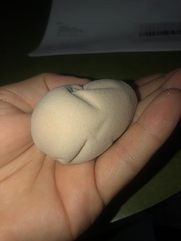Fenty Beauty Precision Sponge 100 Éponge maquillage sans latex