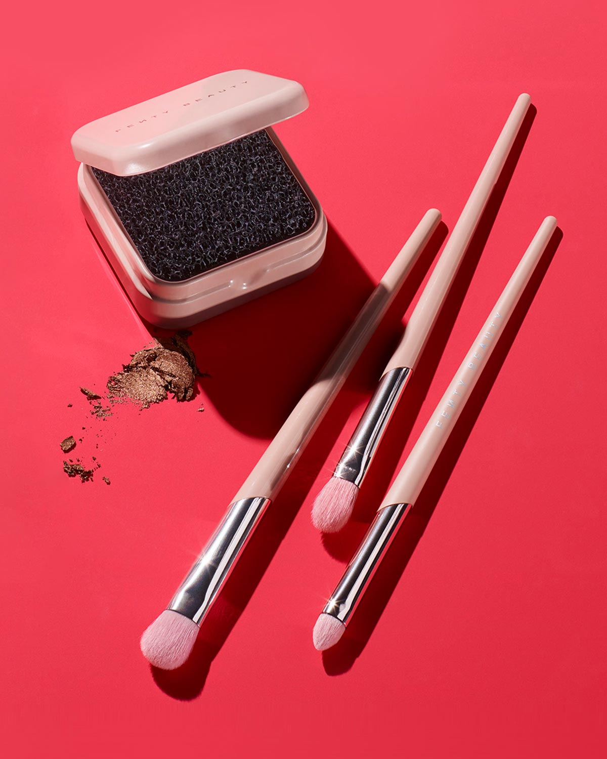 Fenty Beauty Brushes Tools Éponge Nettoyante Pinceaux Sec