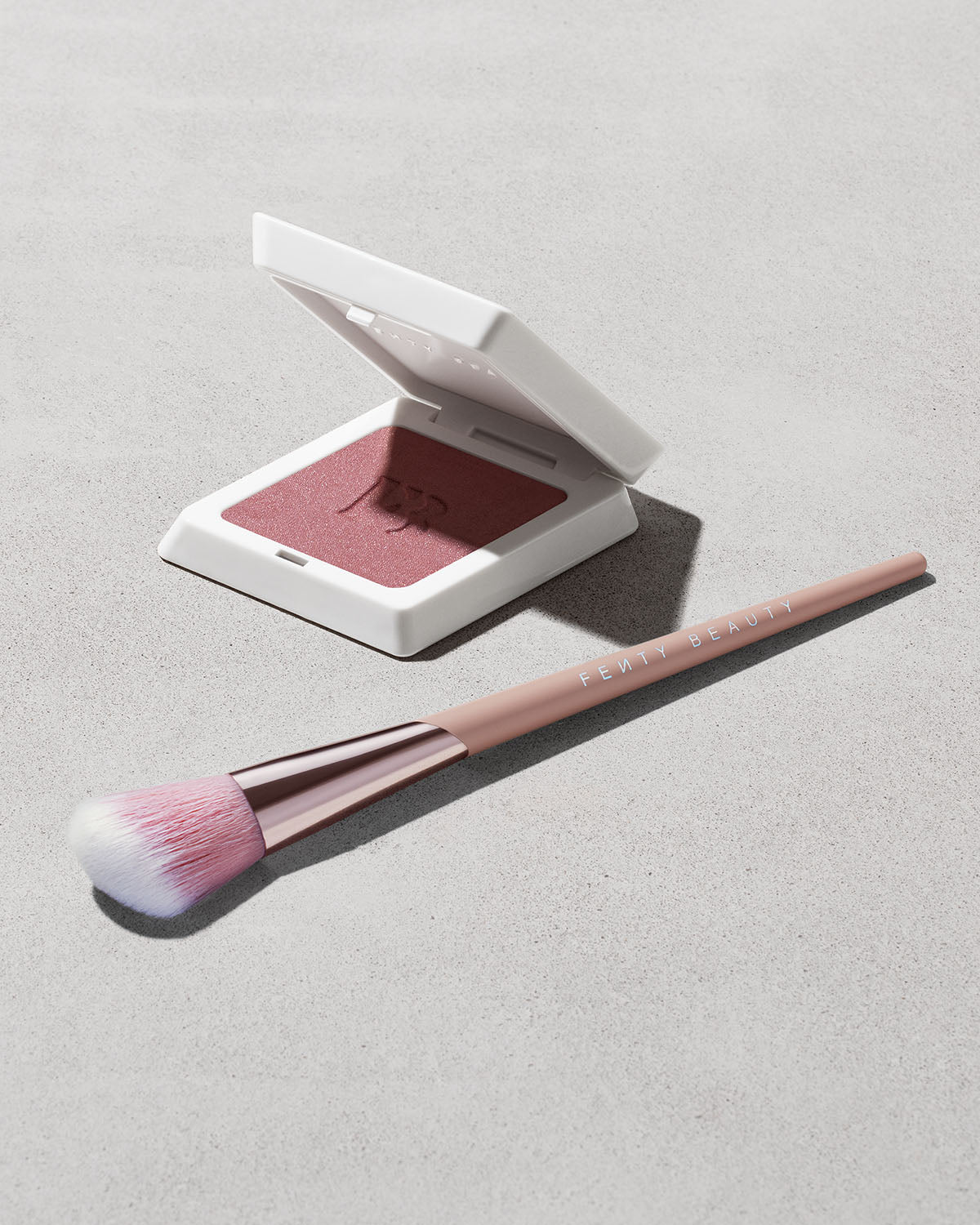 Fenty Beauty Cheek Blush Brush 155 Pinceau Poudre Teint