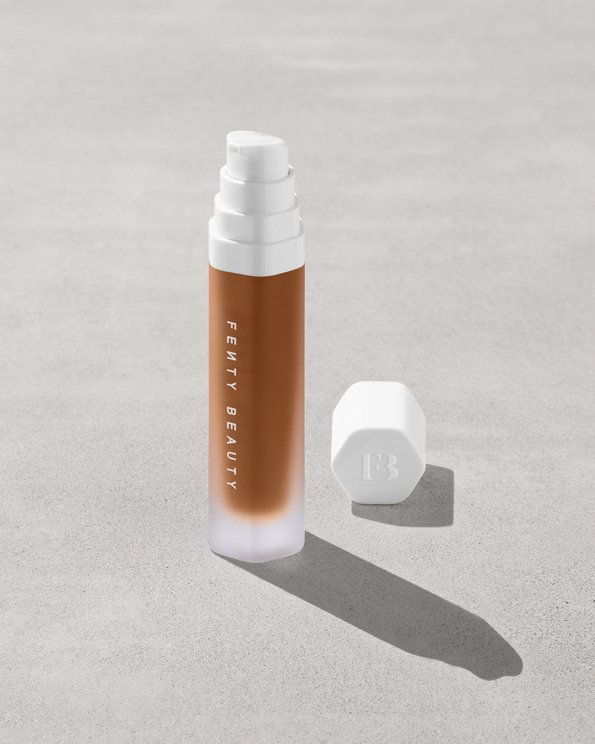 Fenty Beauty Soft'lit fond de teint lumineux 450 32 ml