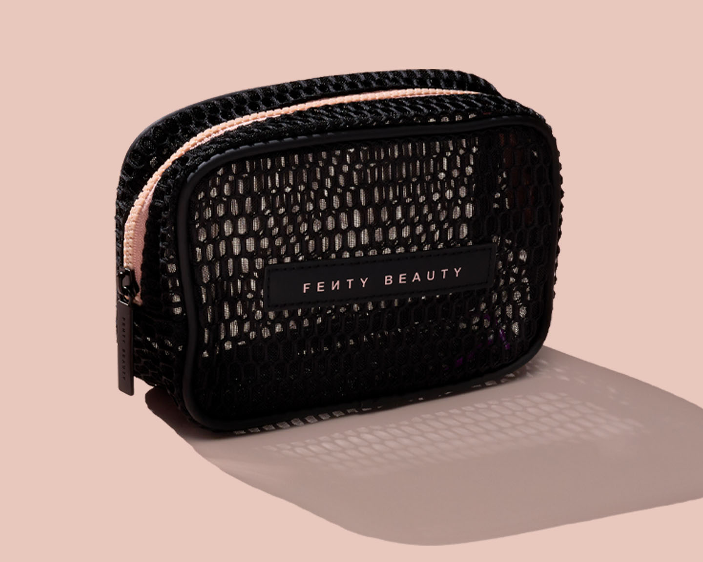 Fenty Beauty Let's Mesh trousse voyage
