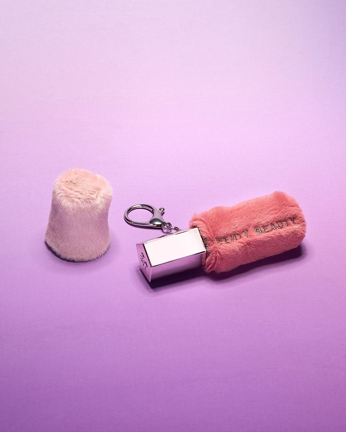 Fenty Fuzzy Gloss Bomb Holder porte gloss peluche