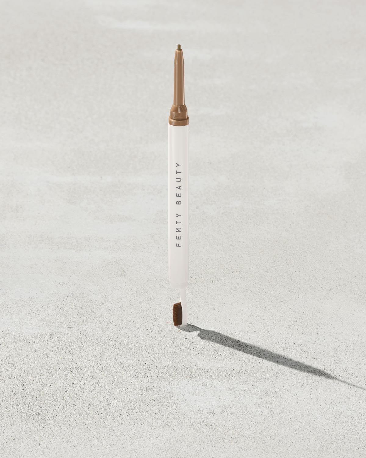 Fenty Beauty Brow MVP crayon sourcils medium blonde 0,07 g waterproof