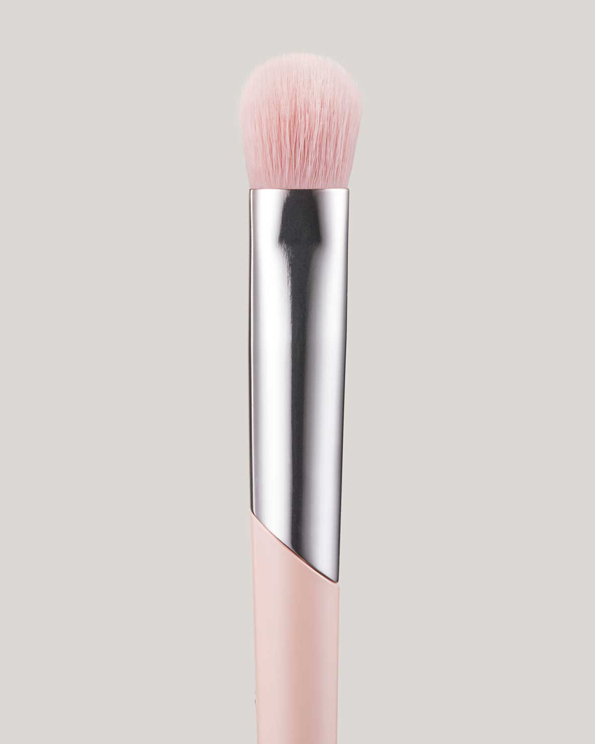 Fenty Beauty 240 pinceau fard à paupières Plush estompeur