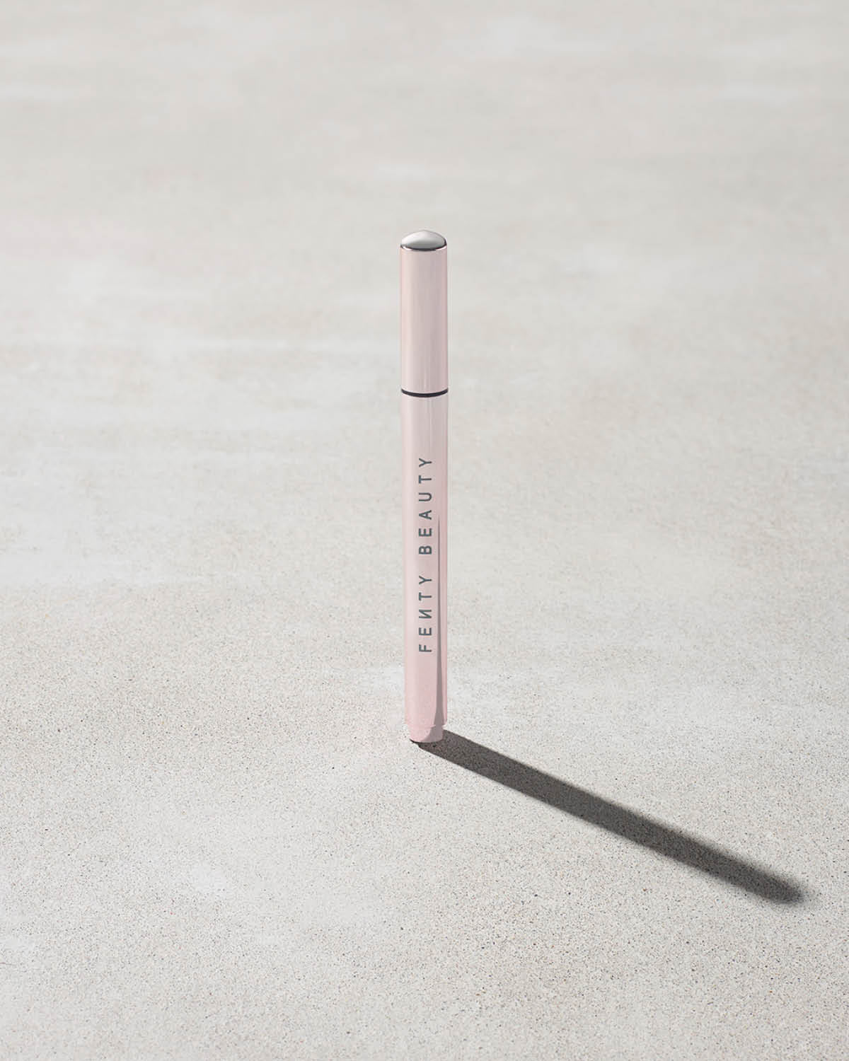 Fenty Beauty Flyliner eyeliner Cuz I'm Black satiné 0.55 ml