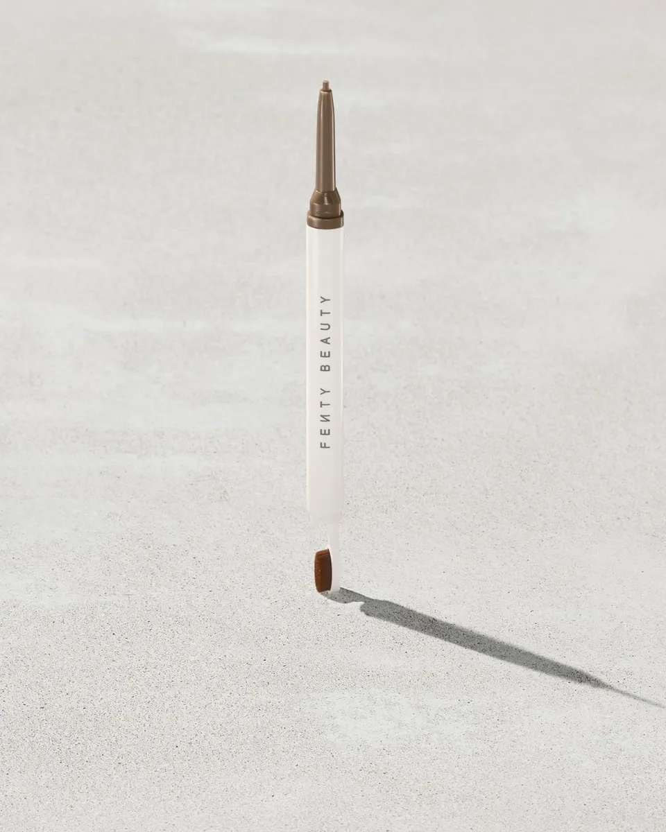 Fenty Beauty Brow MVP crayon sourcils ash brown 0,07 g waterproof