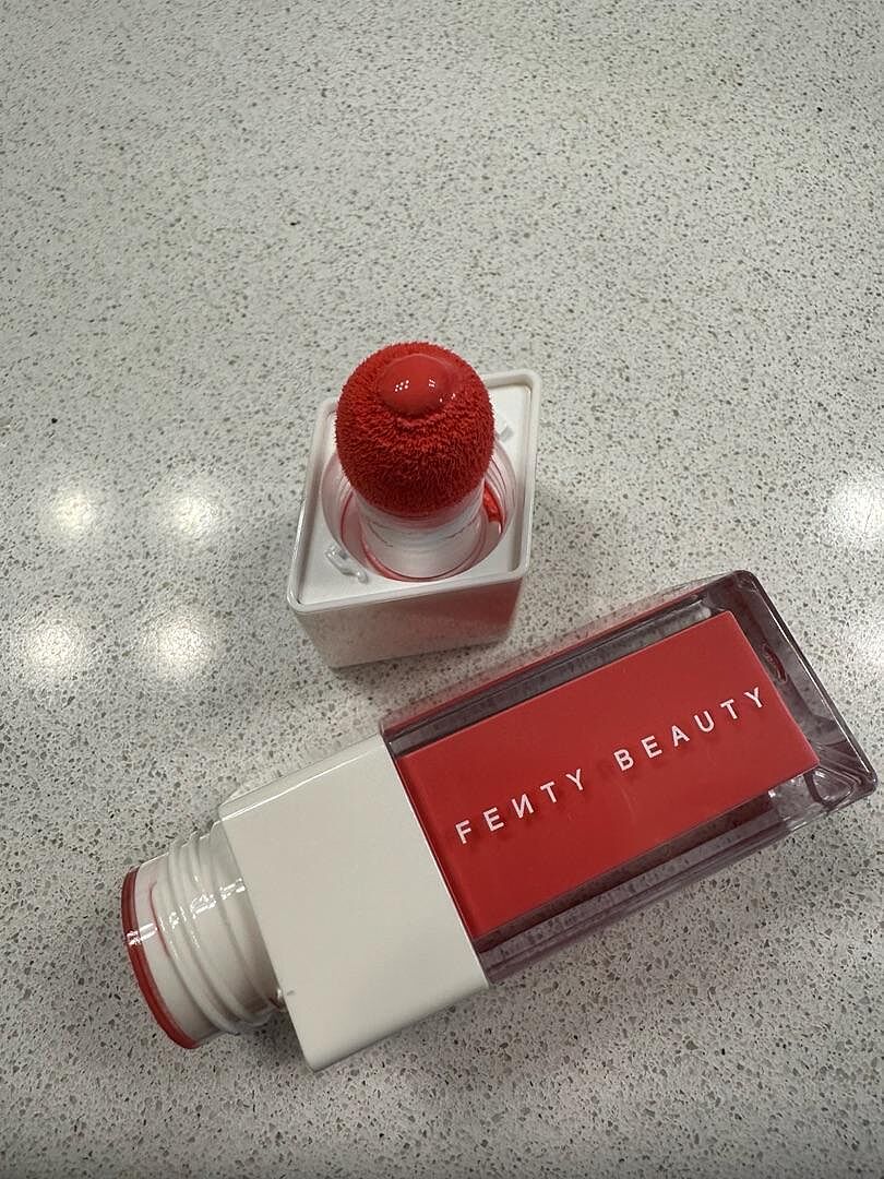 Fenty Beauty Shake N Play Blush Liquide Quit Wine'in Prune