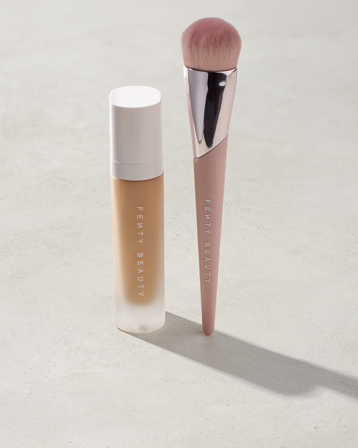 Fenty Beauty 110 Pinceau Fond de Teint Full-Bodied Couvrance
