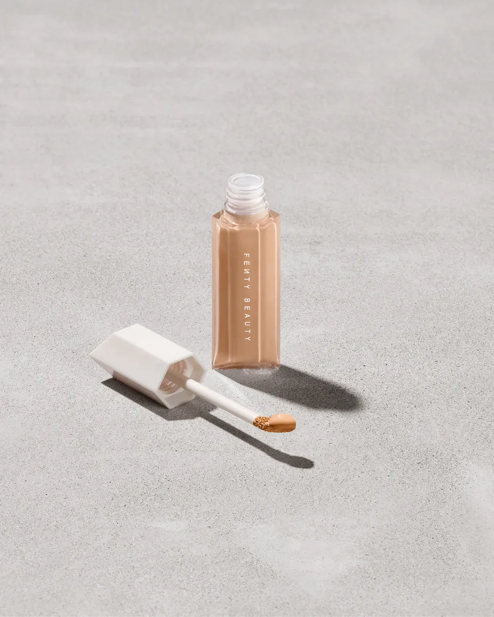 Fenty Beauty We're Even Hydrating Longwear Anticerne 250W 9 ml