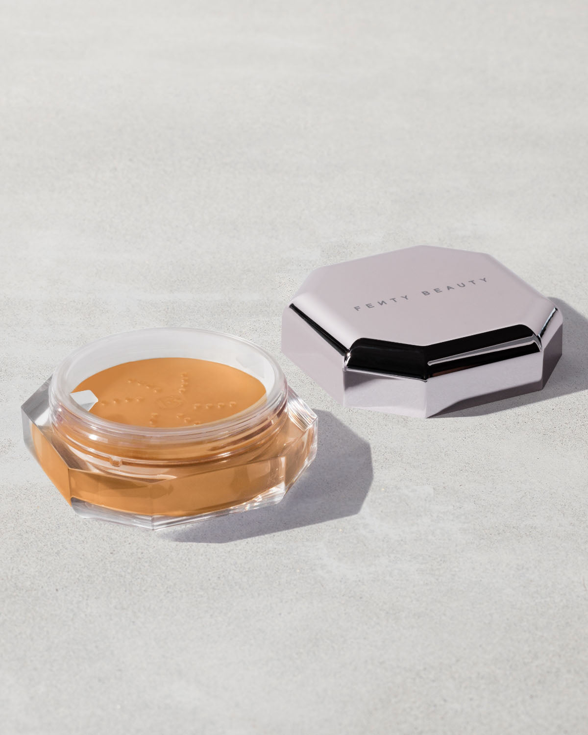 Fenty Beauty Set it Down poudre libre Honey 28 g fini mat