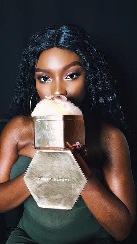 Fenty Beauty Body Lava enlumineur corps Who Needs Clothes 90 mL