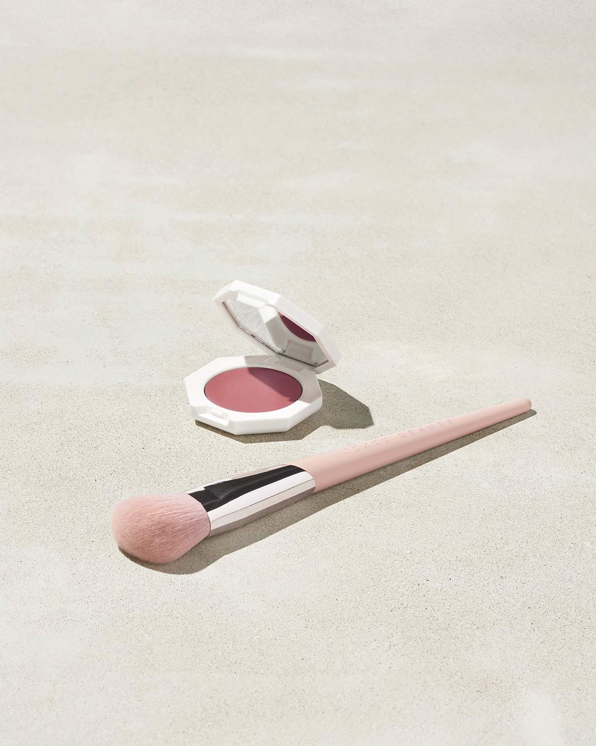 Fenty Beauty Cheeks Out blush crème Cool Berry 3 g prune
