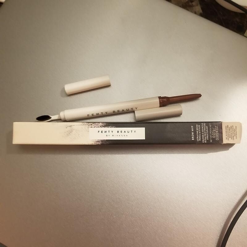Fenty Beauty Brow MVP crayon sourcils deep black 0,07 g waterproof