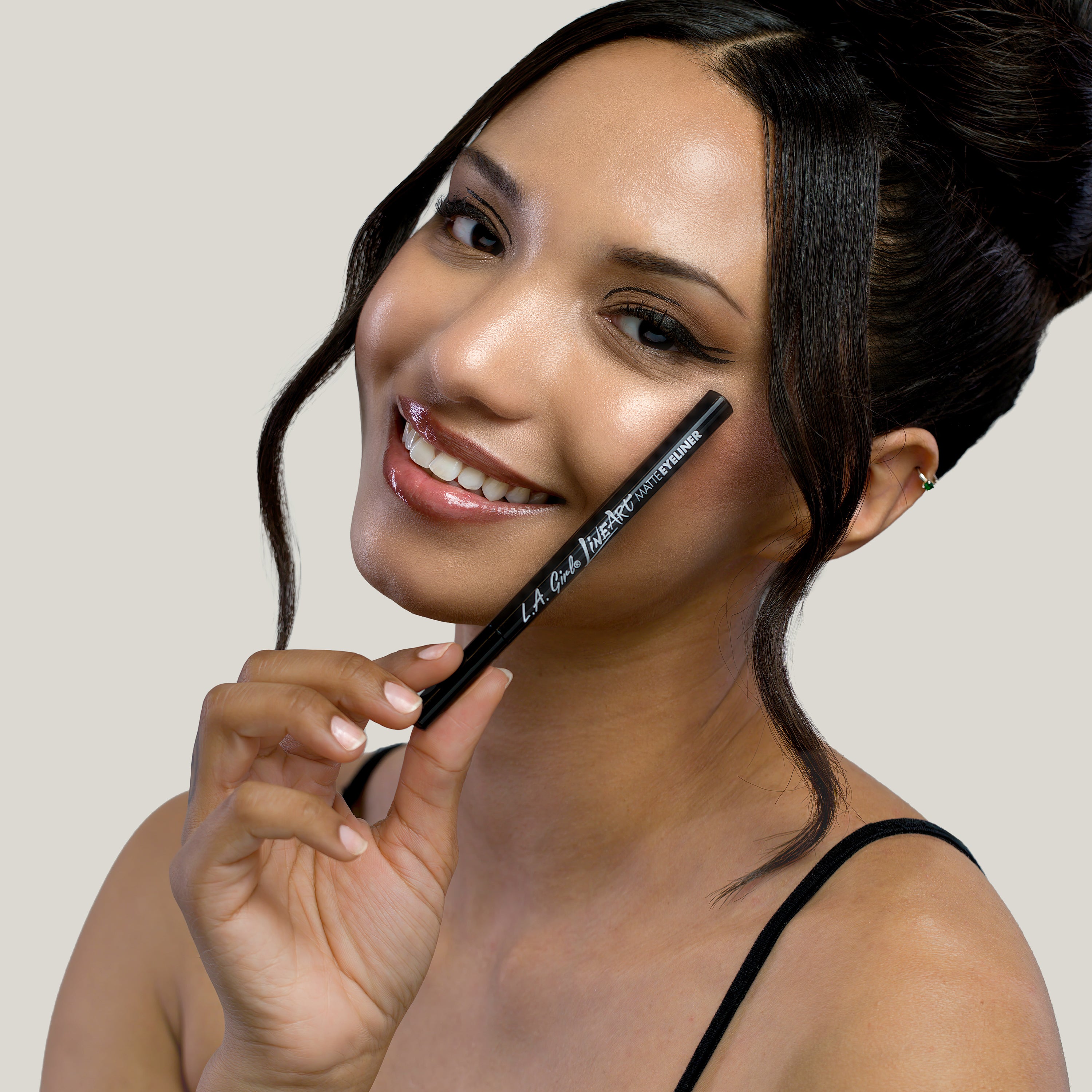 L.A. Girl Line Art eyeliner feutre GLE728 Intense Black mat