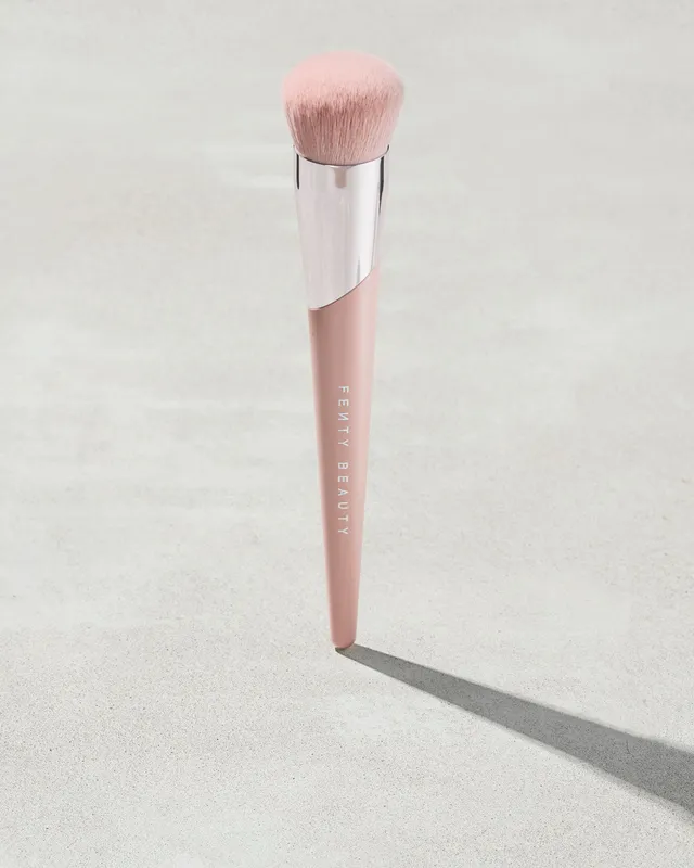 Fenty Beauty Kabuki-Buff Pinceau Fond de Teint 115