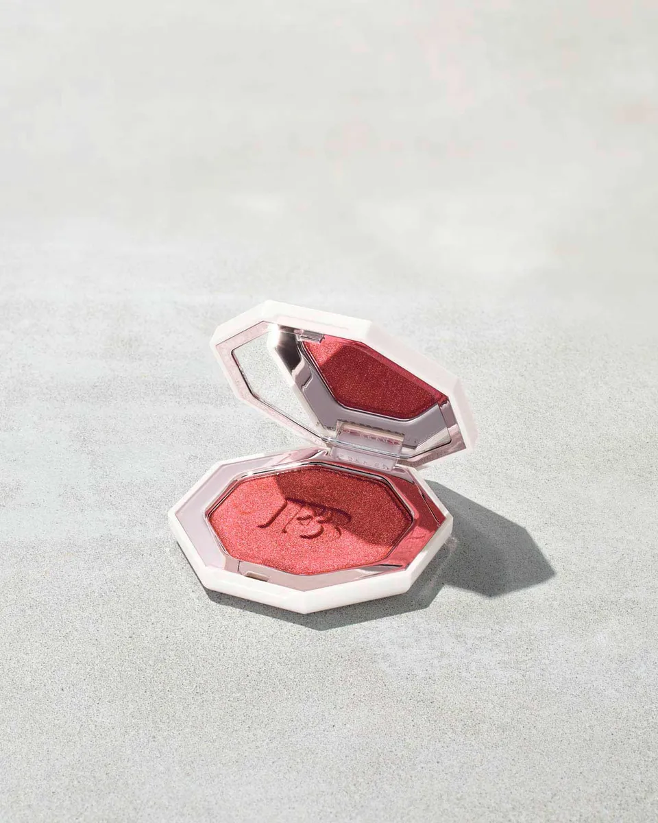 Fenty Beauty Killawatt Highlighter Ruby Richez poudre