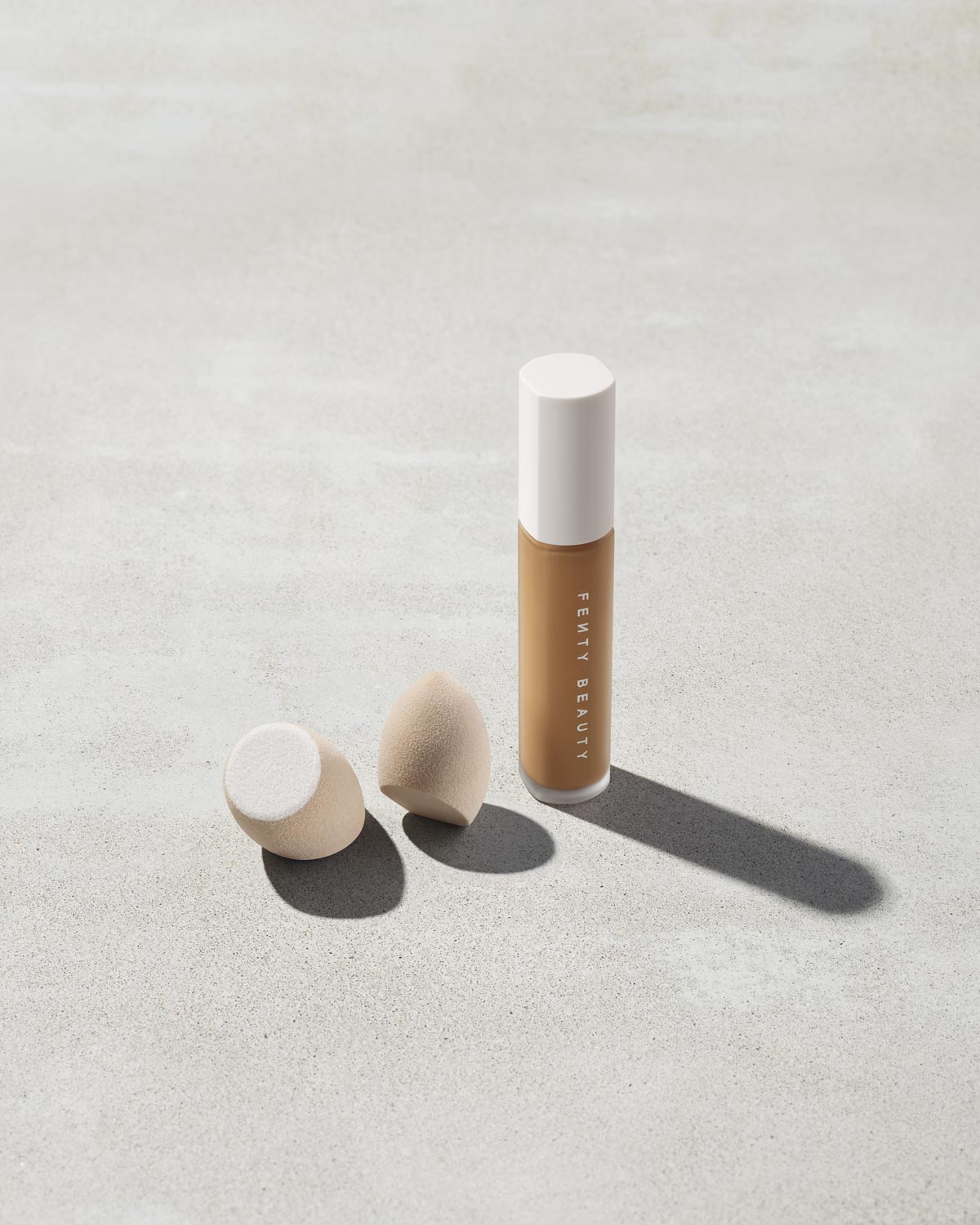 Fenty Beauty Lil Precision éponge maquillage duo 105 mini