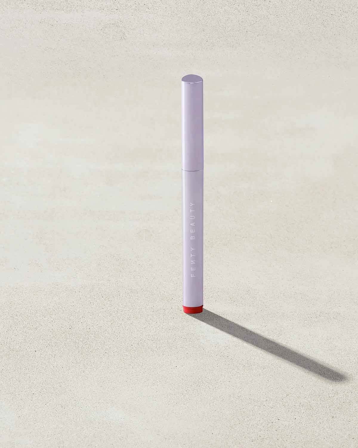 Fenty Beauty Flypencil Crayon Eyeliner Cherry Punk 0,3 g Mat