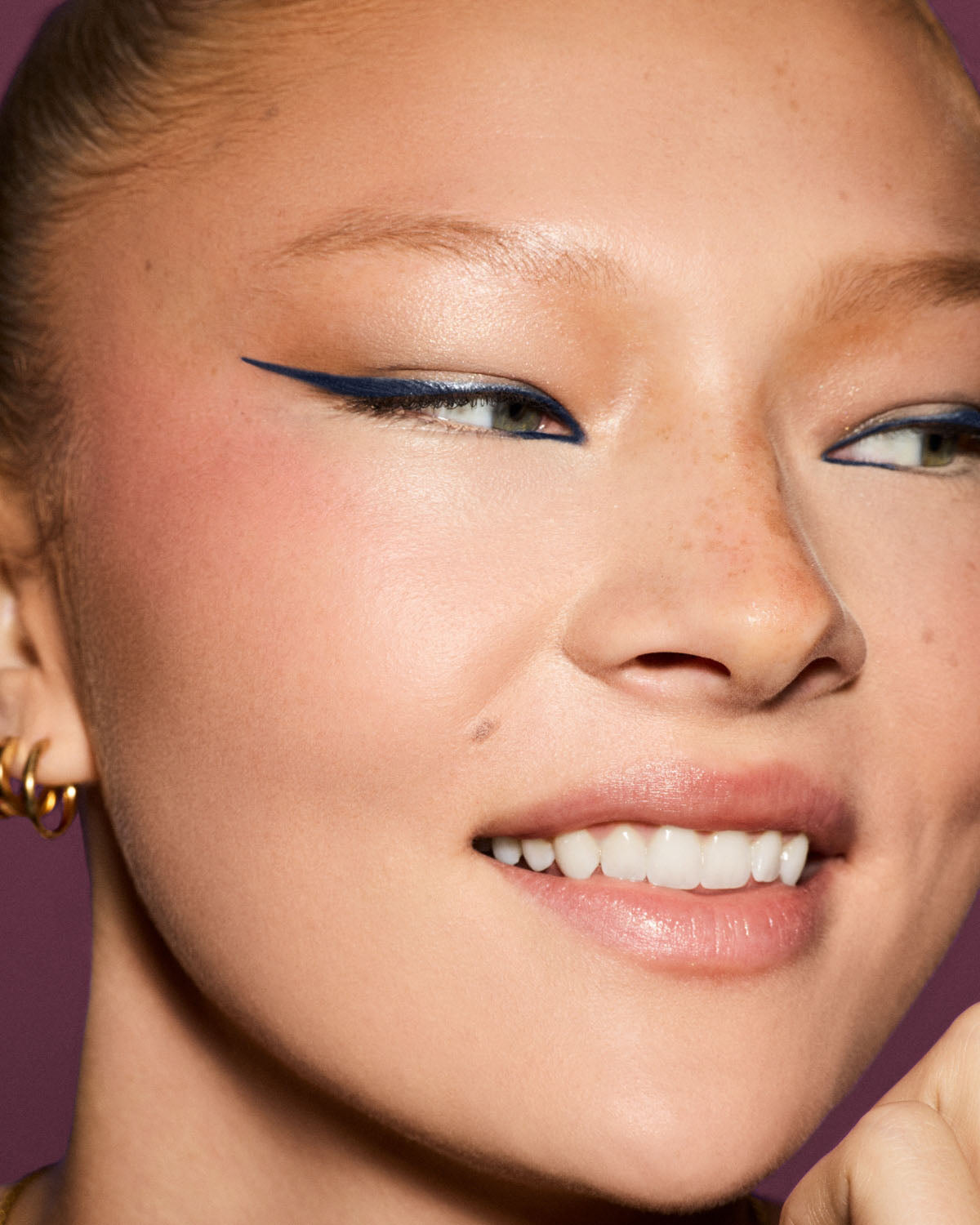 Fenty Beauty Fine Linez Eyeliner The Navy 0,55 mL Waterproof